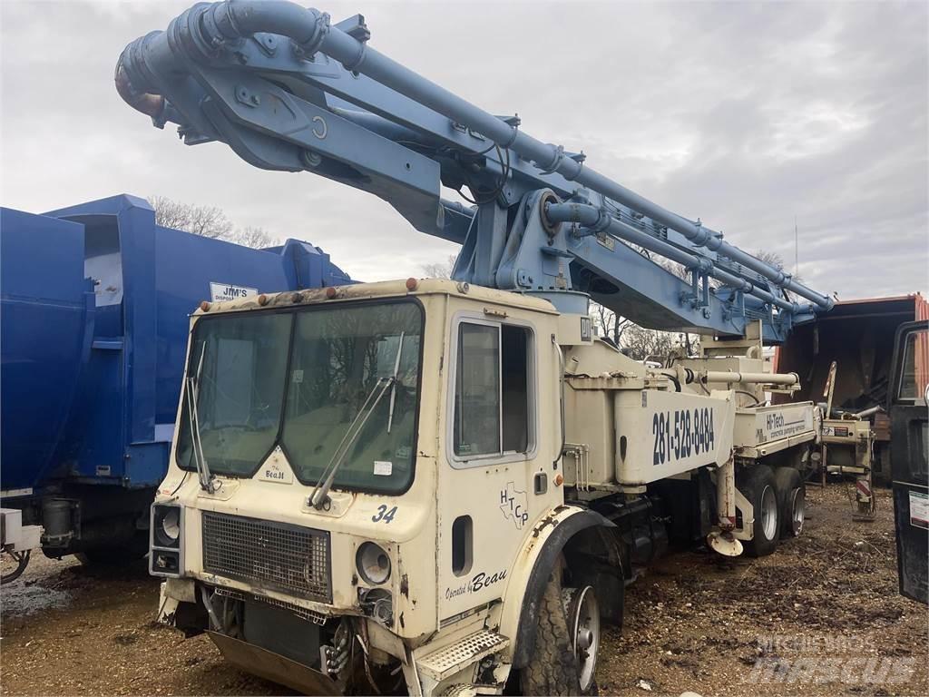 Mack MR686S Caminhões de betonagem