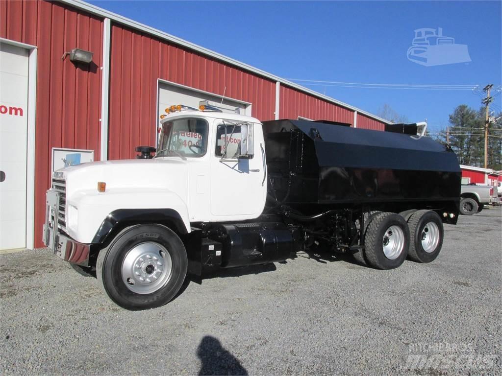 Mack R685S Camiões-cisterna
