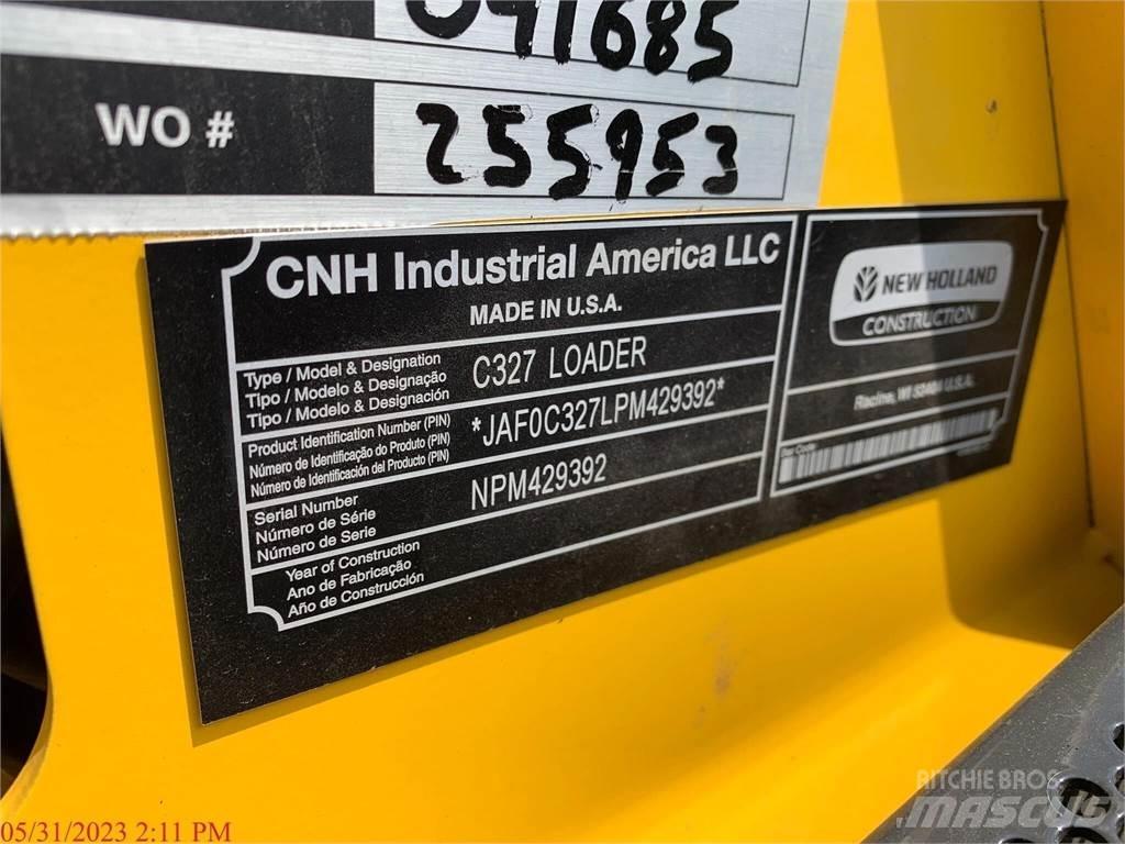 New Holland C327 Minicarregadeiras