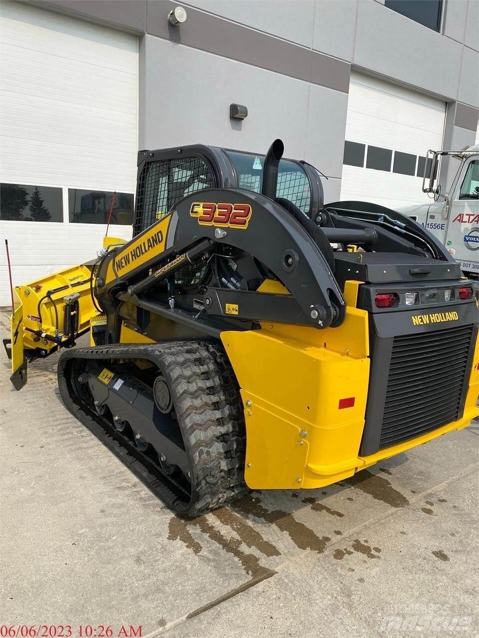 New Holland C332 Minicarregadeiras