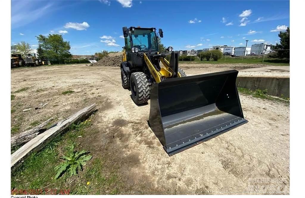 New Holland W80C Carregadeiras de rodas