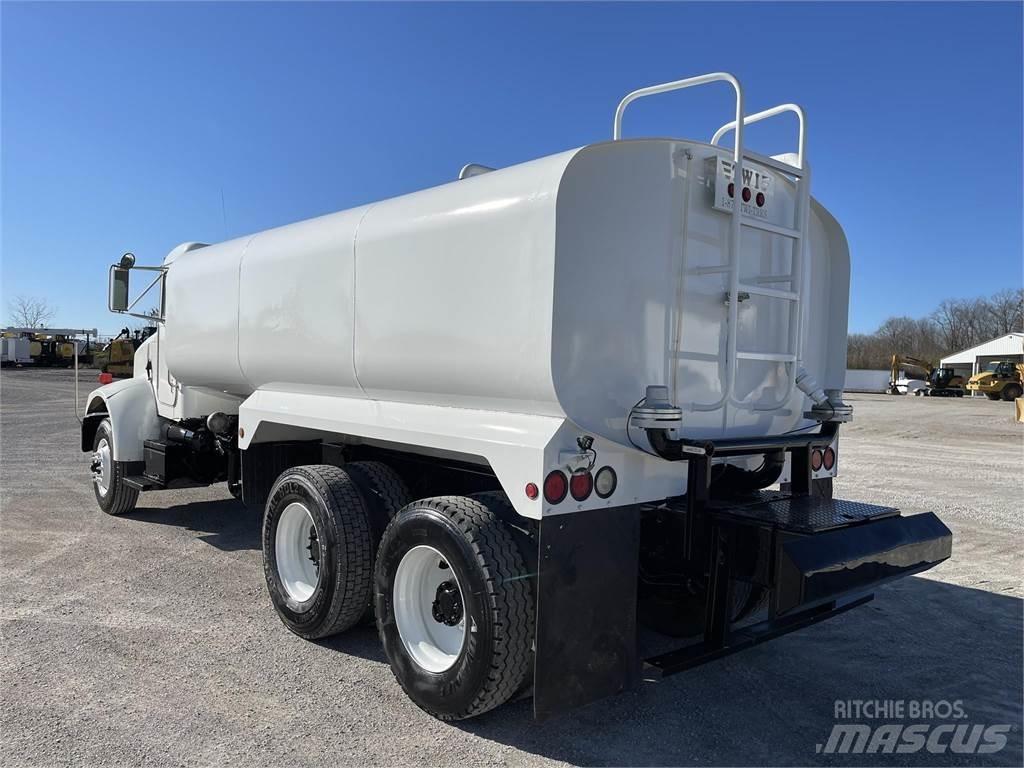 Peterbilt 330 Auto-tanques