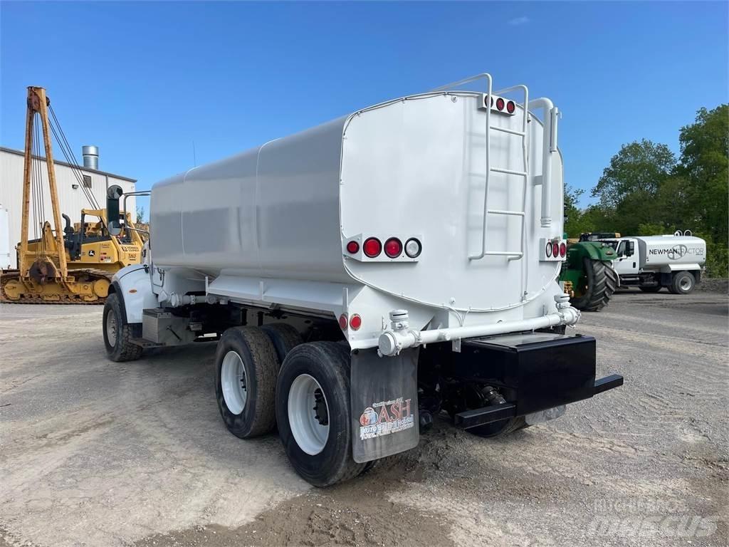 Peterbilt 335 Auto-tanques