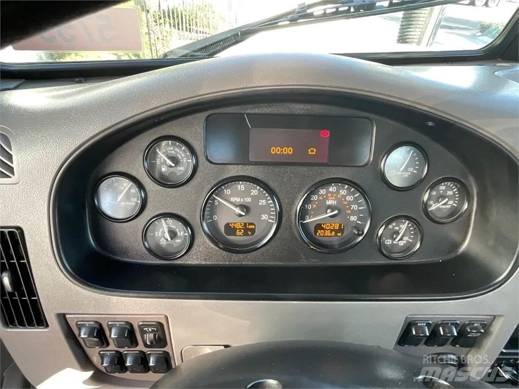 Peterbilt 348 Camiões-cisterna