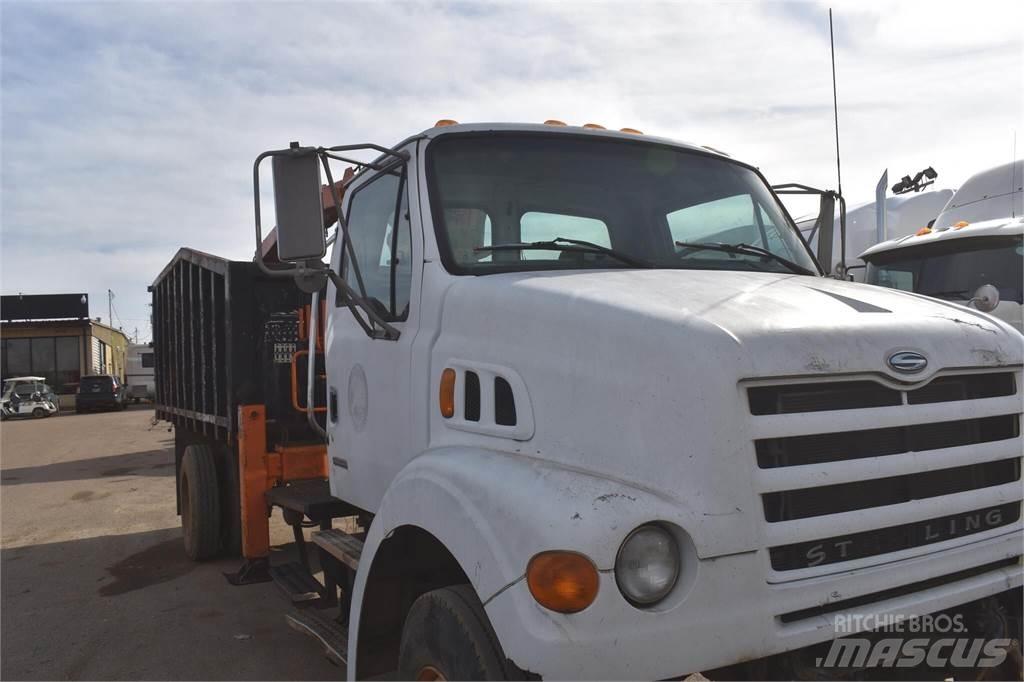 Sterling L7500 Camiões grua