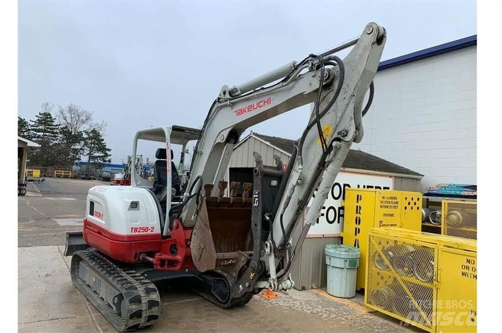 Takeuchi TB250-2 Miniescavadeiras