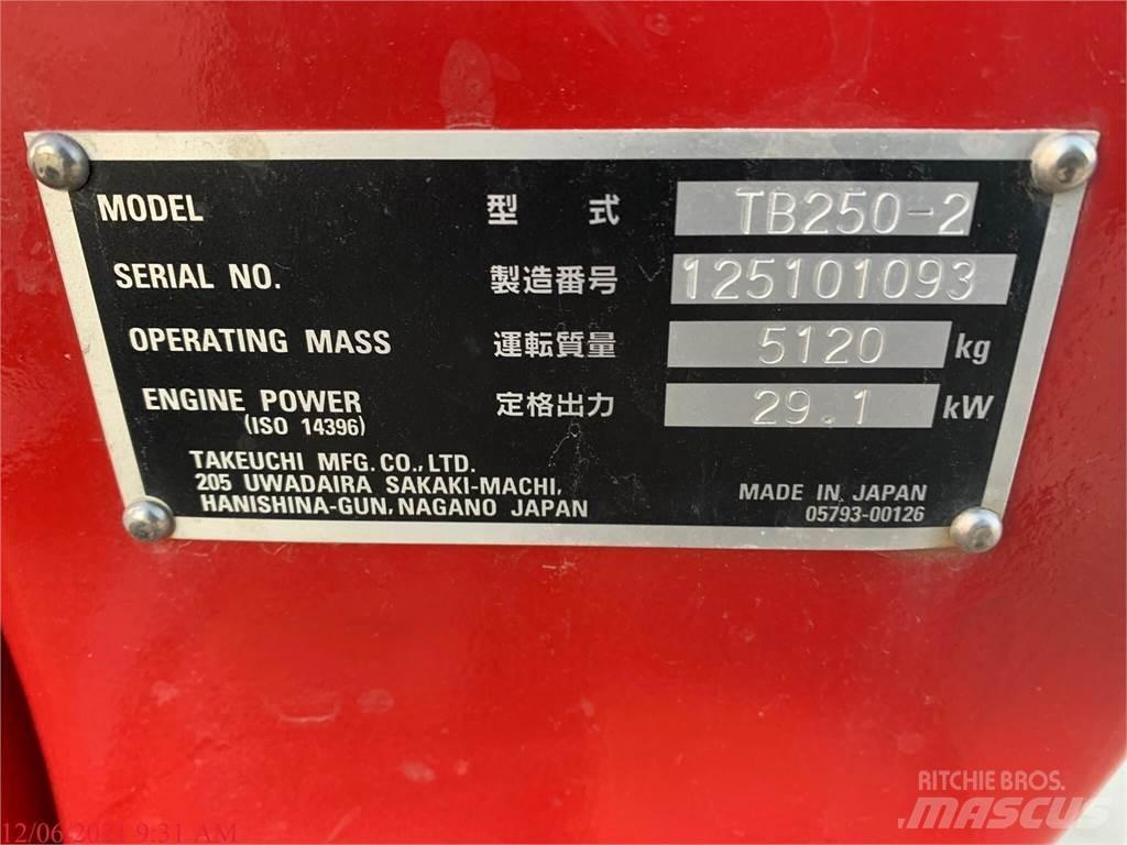 Takeuchi TB250-2 Miniescavadeiras