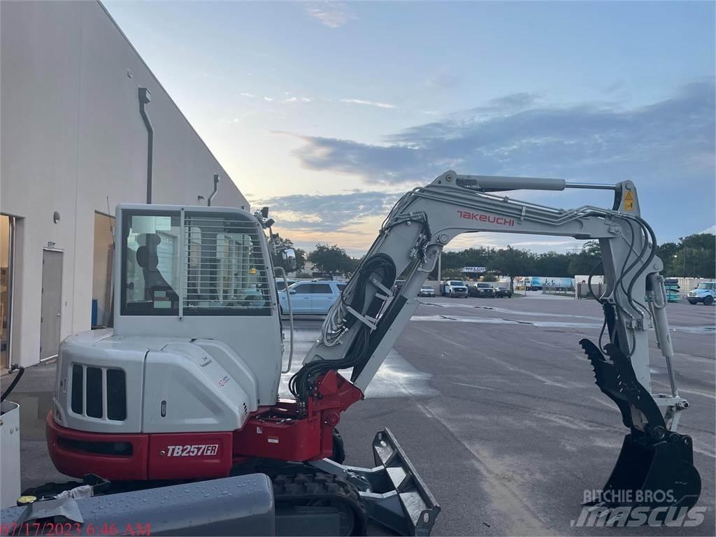 Takeuchi TB257FR Escavadeiras de esteiras