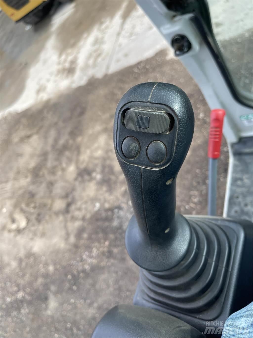 Takeuchi TB370 Escavadeiras de esteiras