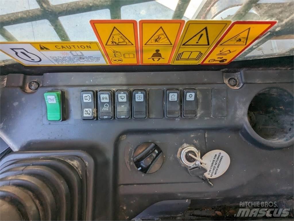 Takeuchi TL12V2 Minicarregadeiras