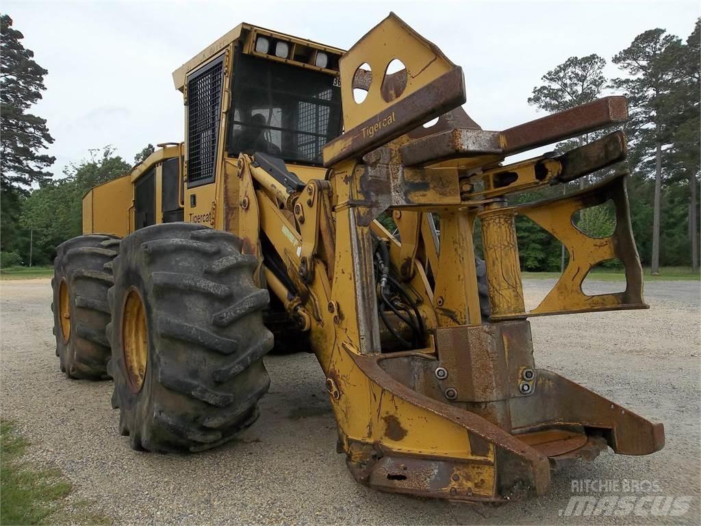 Tigercat 718E Cegadeiras