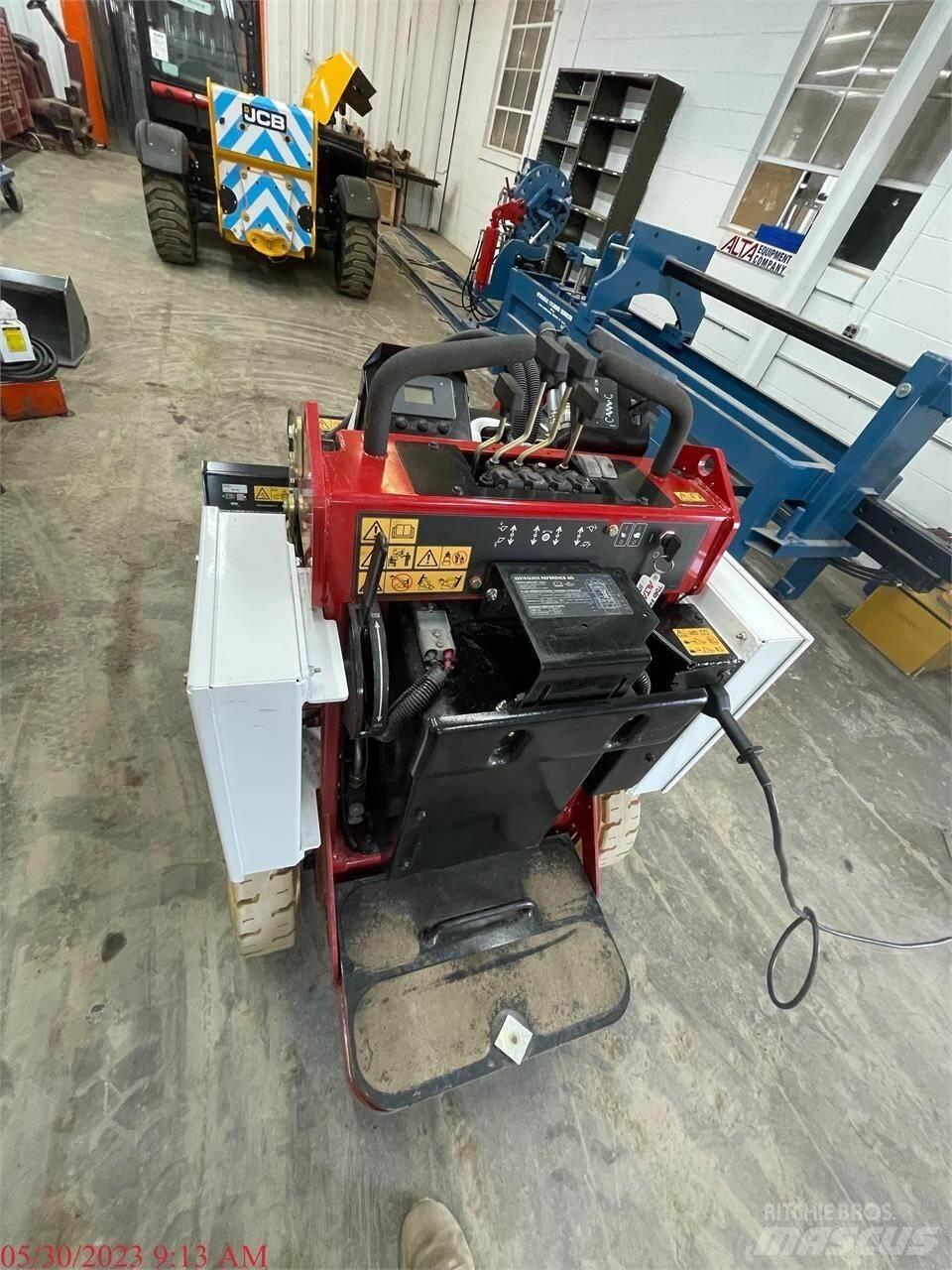 Toro E-DINGO 500 Minicarregadeiras