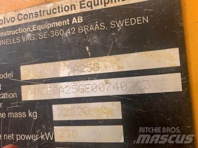 Volvo A25G Auto-tanques