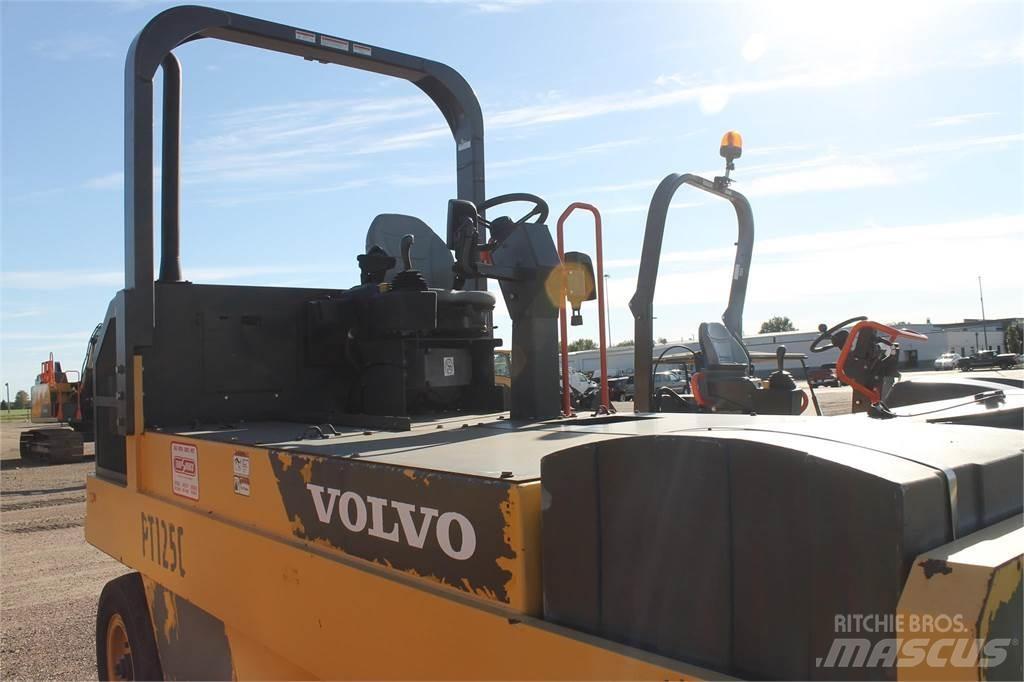 Volvo PT125C Cilindros Compactadores de pneus