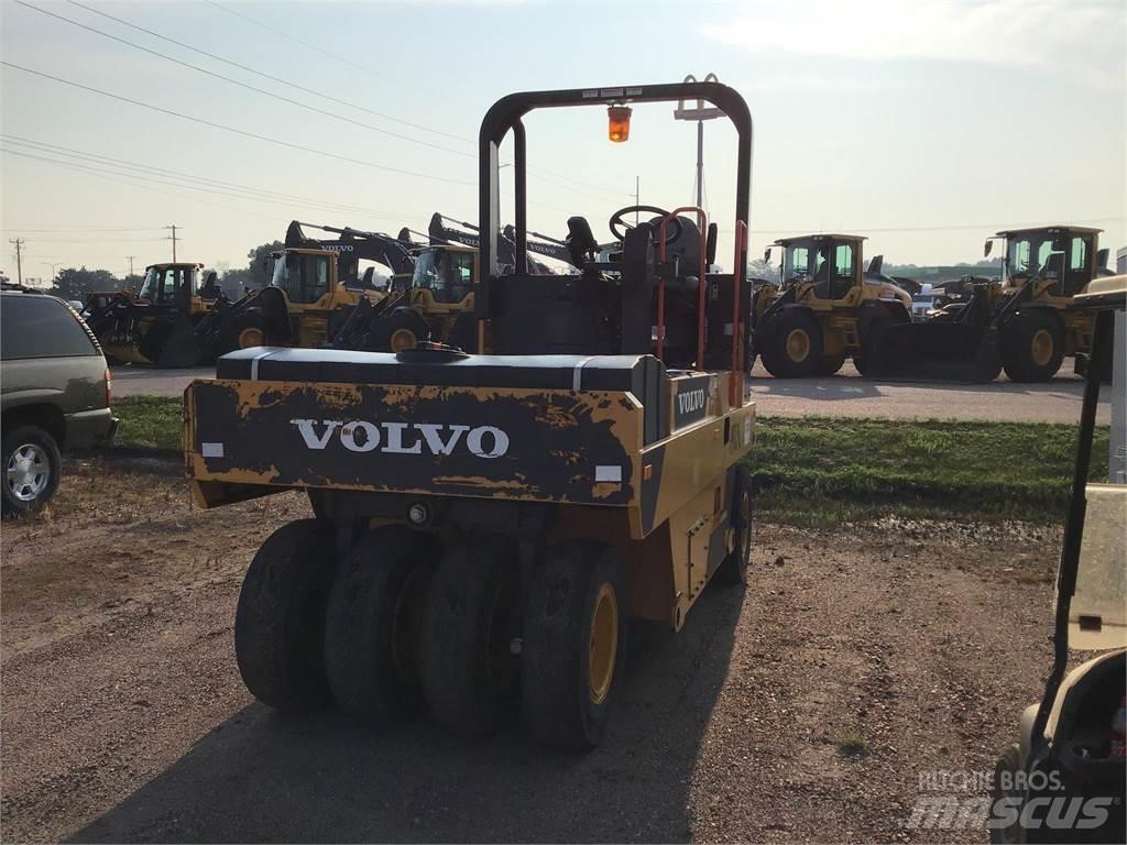Volvo PT125C Cilindros Compactadores de pneus