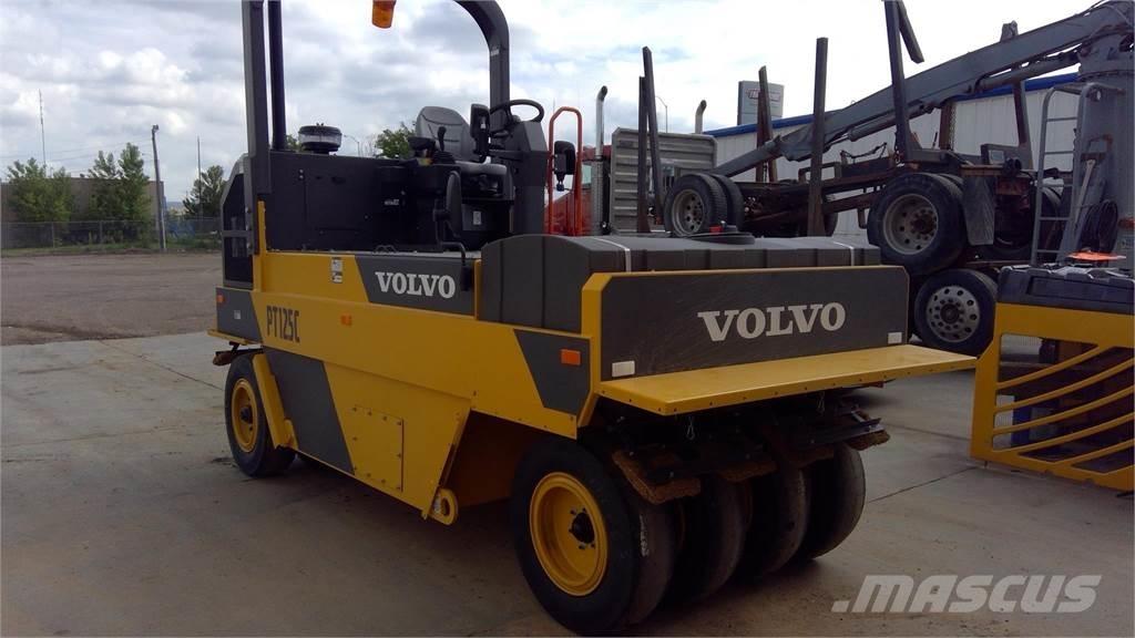 Volvo PT125C Cilindros Compactadores de pneus