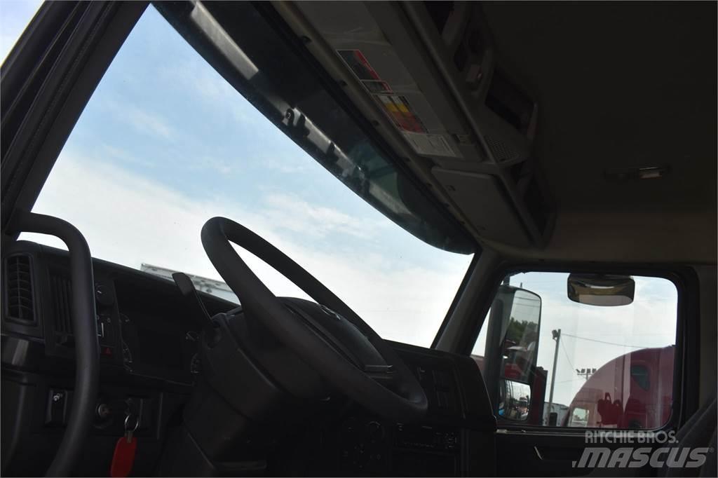 Volvo VHD104F300 Camiões basculantes
