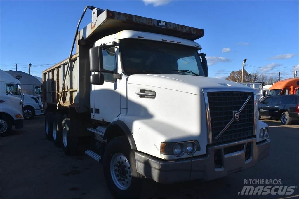 Volvo VHD84B200 Camiões basculantes