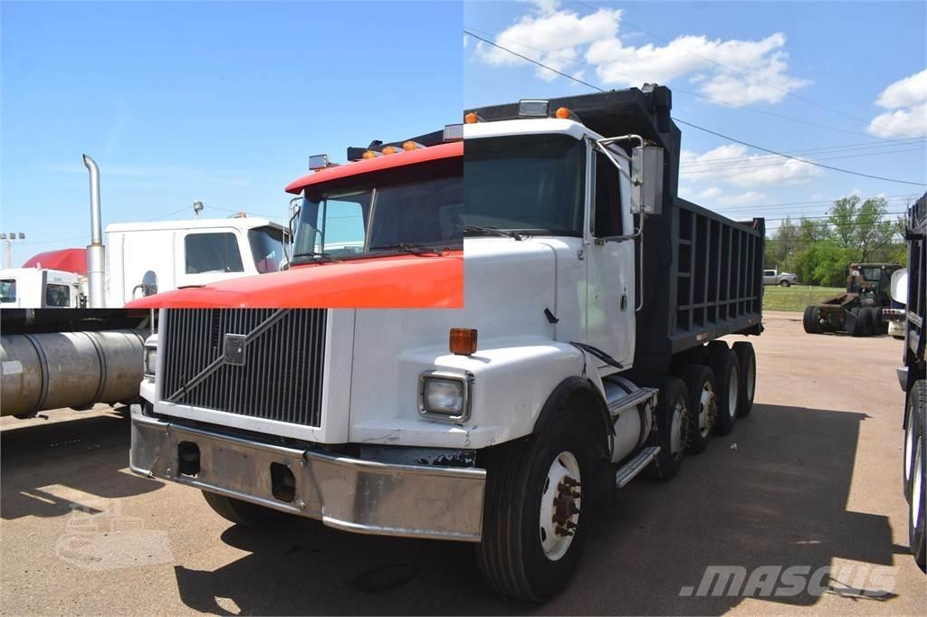 Volvo WG64T Camiões basculantes