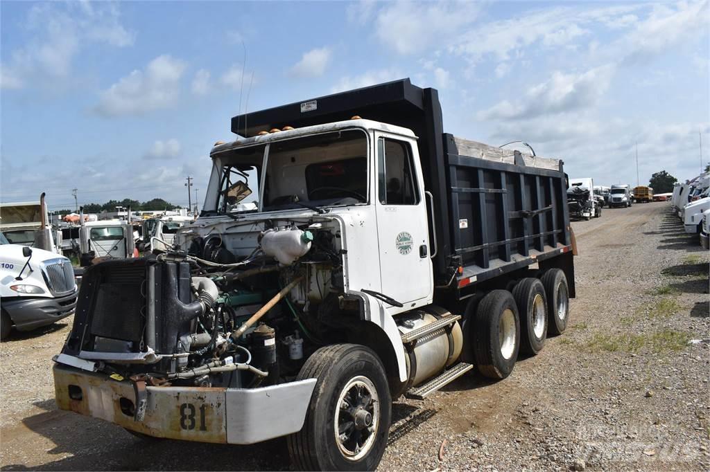 Volvo WG84B Camiões basculantes