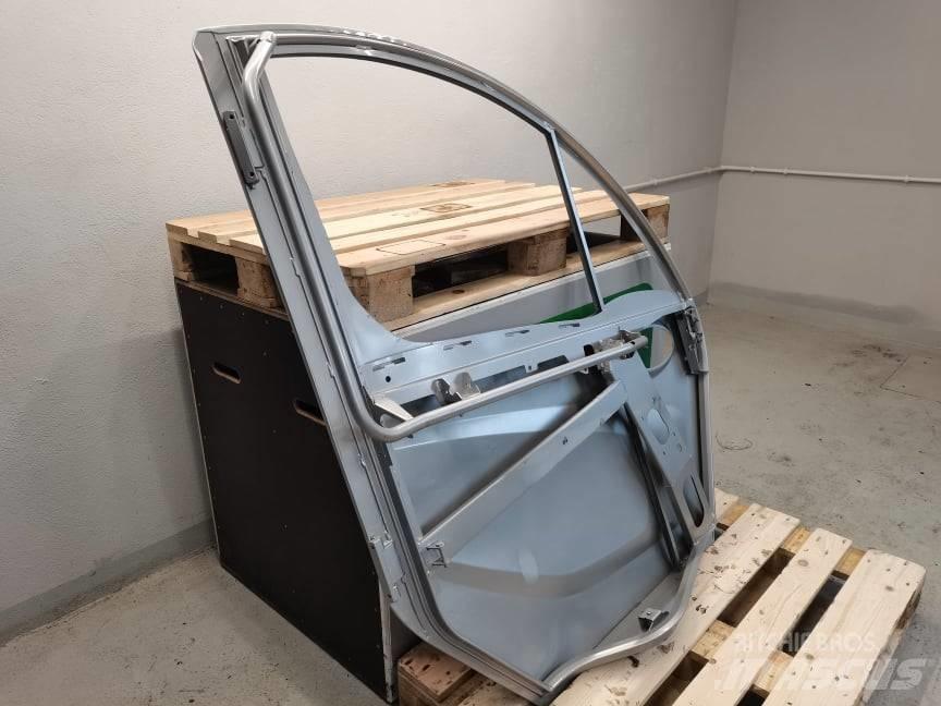 Manitou MLT 737 door Cabina