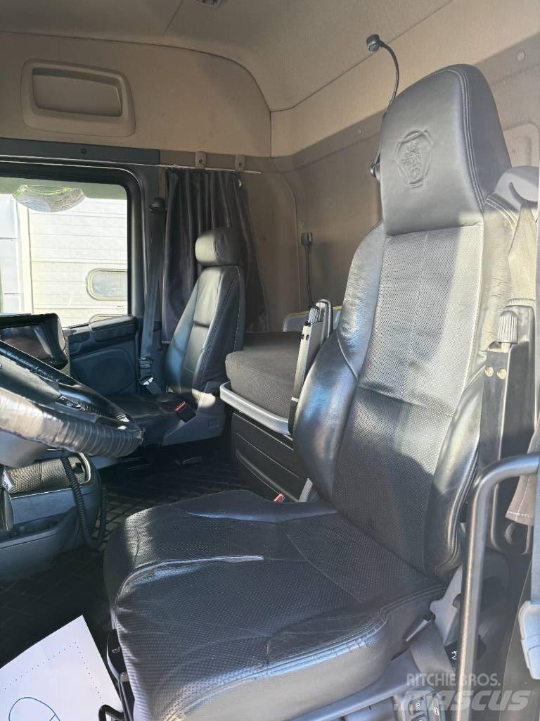 Scania R520LB8x4*4 Camiões basculantes