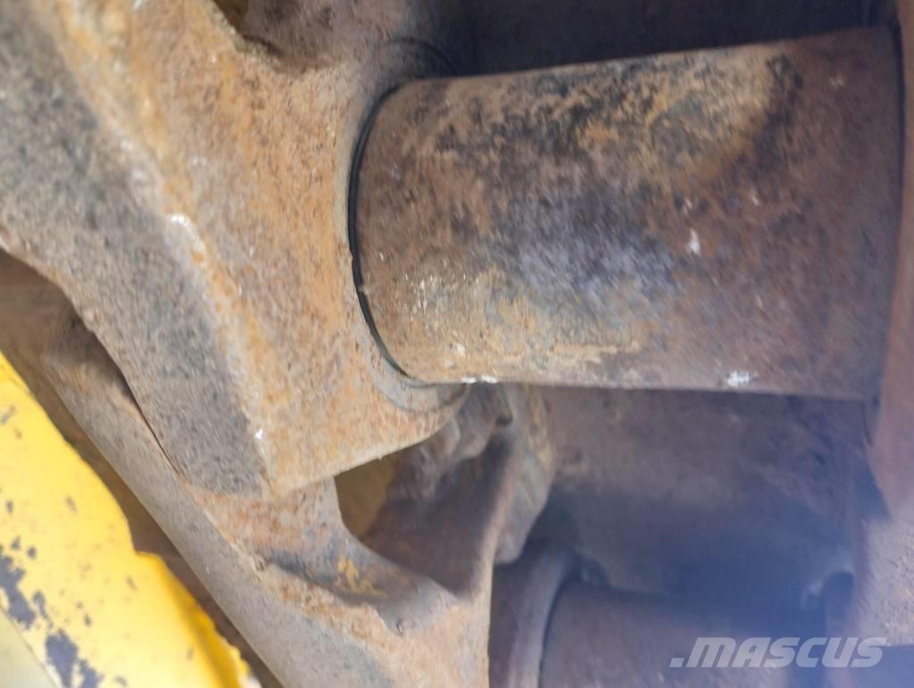 Komatsu D61PX-24EO Dozers - Tratores rastos