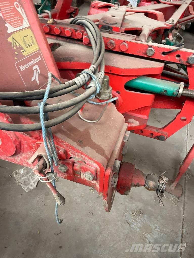 Kverneland EG 100 Charruas reversíveis