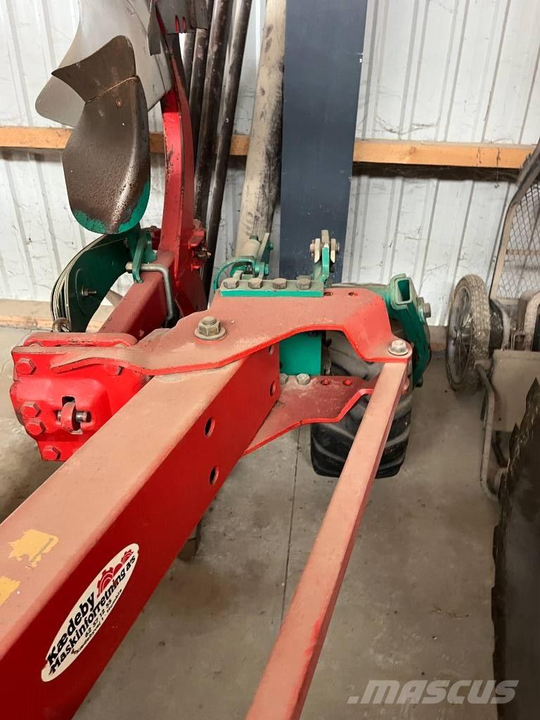 Kverneland EG 100 Charruas reversíveis