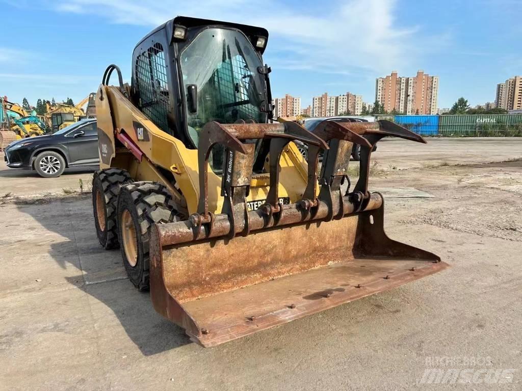 CAT 246 C Minicarregadeiras