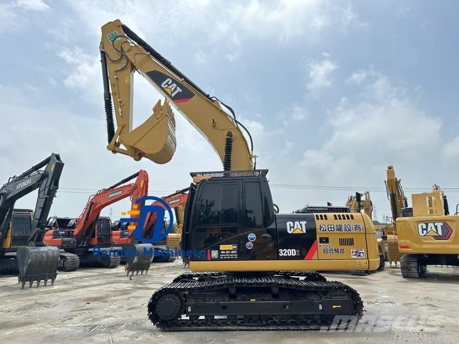 CAT 320 D2 Escavadeiras de esteiras