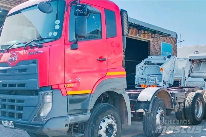 UD CGE 370 8x4 Outros Camiões