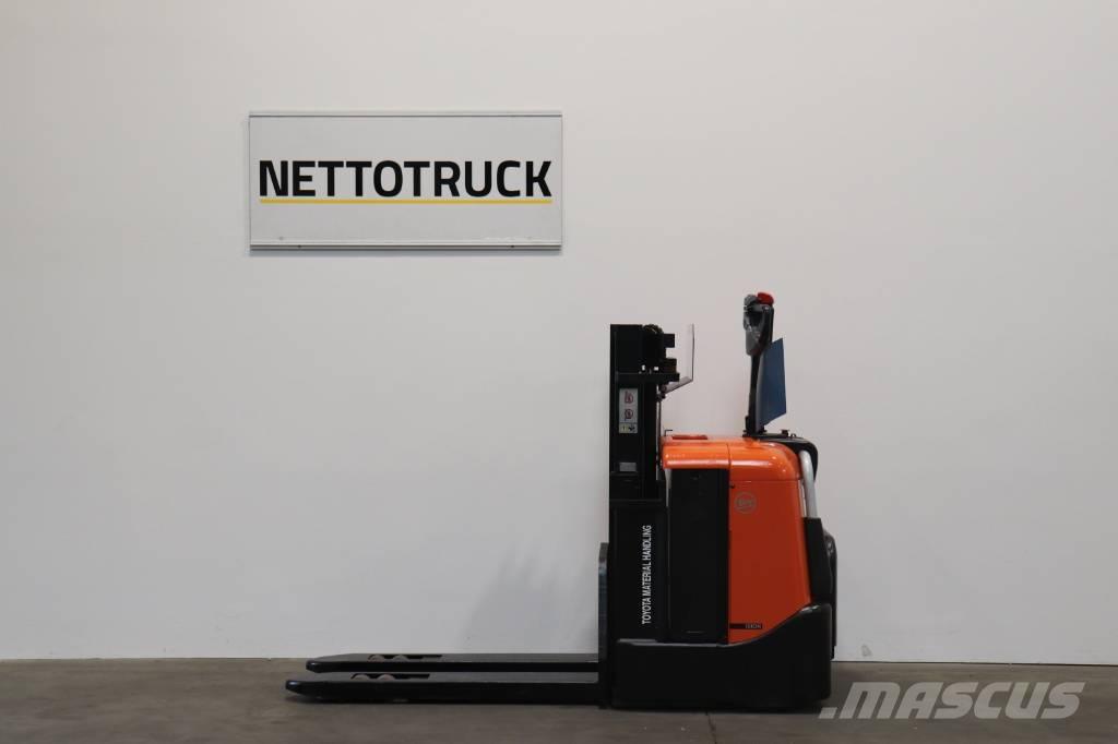 BT SPE 125 Empilhador para operador externo