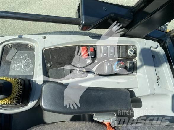 CAT 906M Carregadeiras de rodas