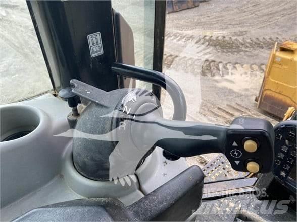 CAT D6N XL Dozers - Tratores rastos