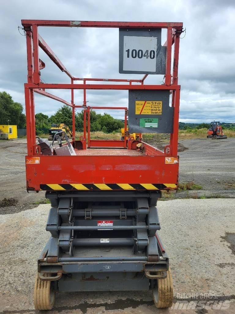 SkyJack 46/32 Elevadores de tesoura
