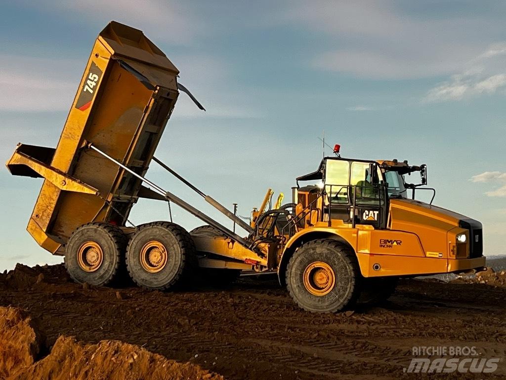 CAT 745 Caminhões articulados
