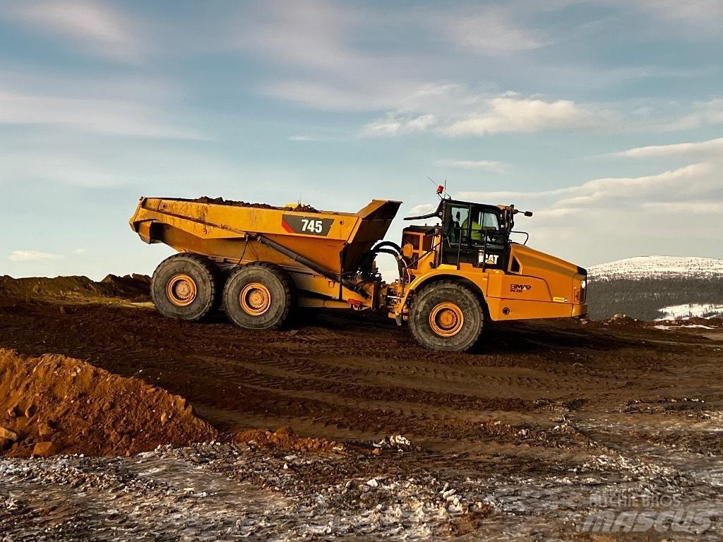 CAT 745 Caminhões articulados