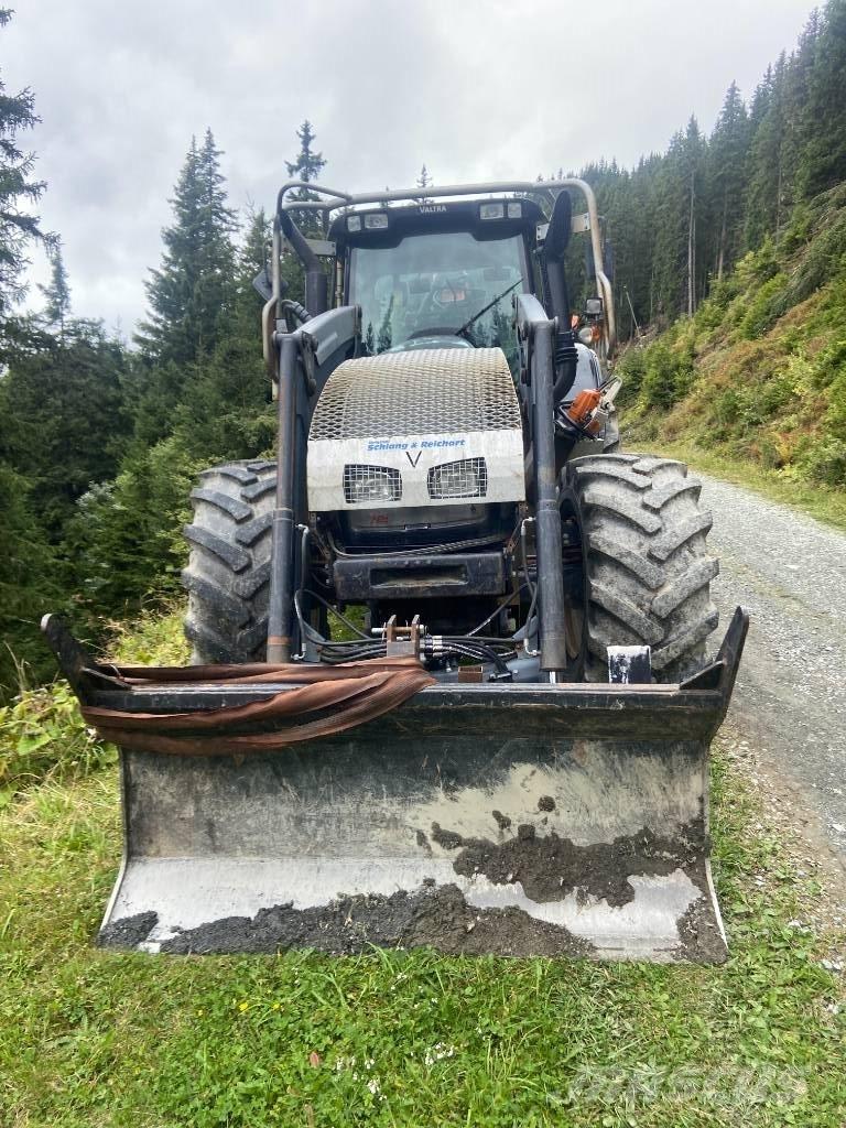 Valtra T 162 Tractores florestais