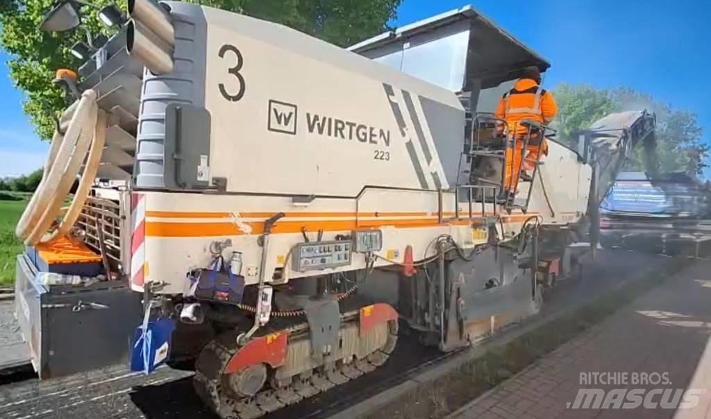 Wirtgen W 220 Moinhos de asfalto a frio