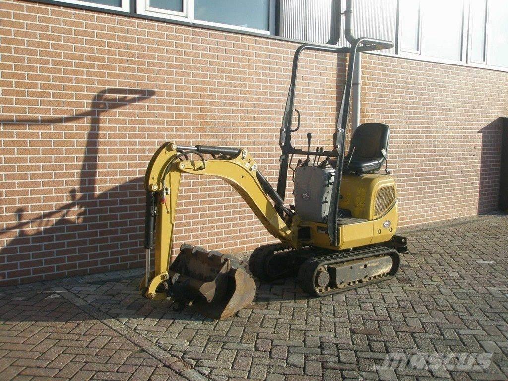 CAT 300.9 Miniescavadeiras
