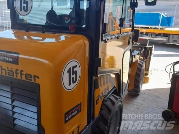 Schäffer 2428 SLT Minicarregadeiras
