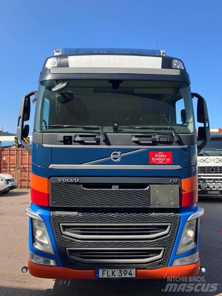Volvo FH 460 Caminhões de caixa fechada
