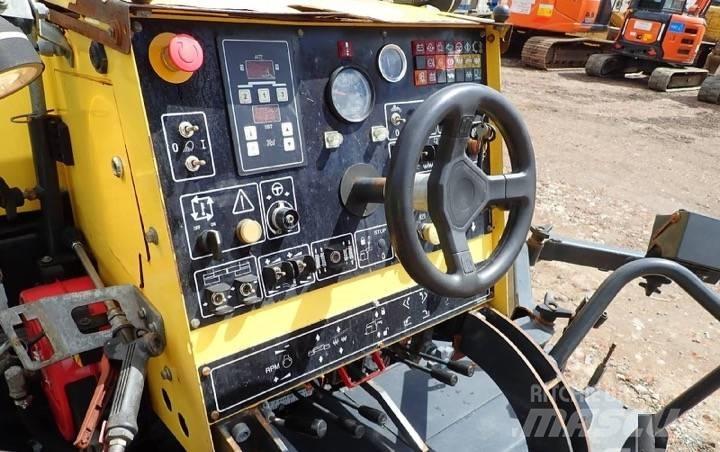 Bomag BF 223 C Espalhadoras de asfalto