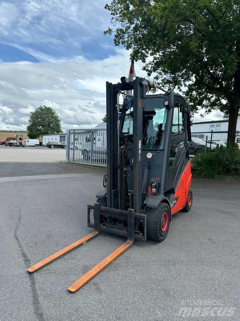 Linde H25T Empilhadores a gás