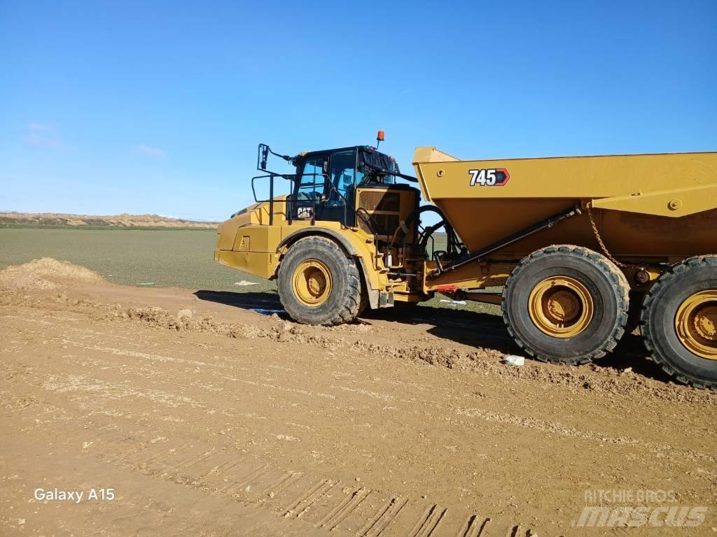 CAT 745 Caminhões articulados