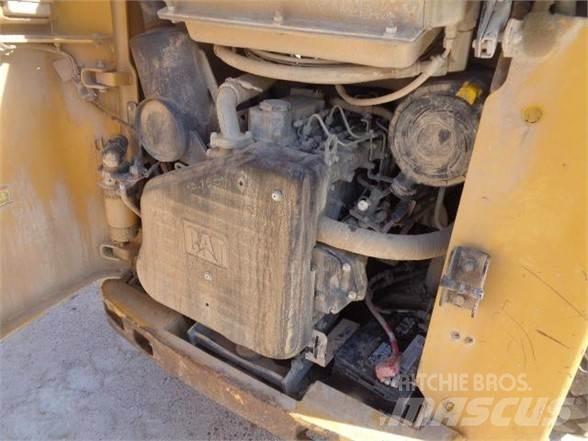 CAT 252B3 Minicarregadeiras