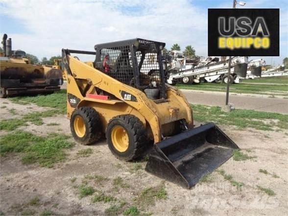 CAT 252B3 Minicarregadeiras