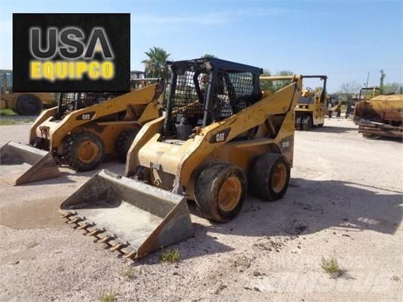 CAT 252B3 Minicarregadeiras