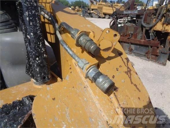 CAT 252B3 Minicarregadeiras